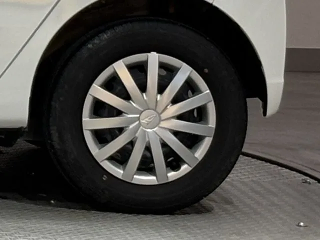 ダイハツ　ミラ　イース　４ＷＤ