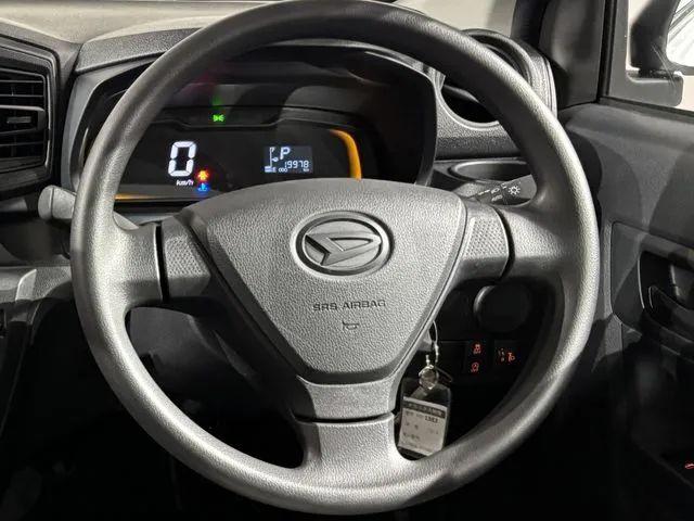 ダイハツ　ミラ　イース　４ＷＤ