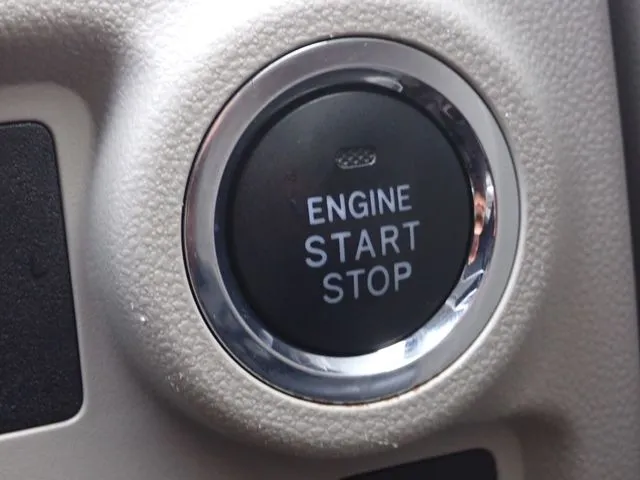 パッソ（トヨタ）の車両写真