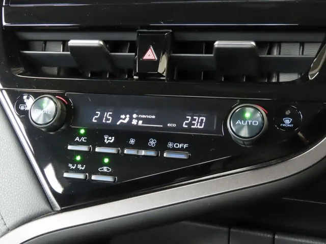 カムリ　ハイブリッド（トヨタ）の車両写真