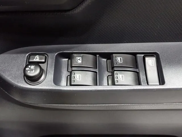 ダイハツ　ミラ　イース