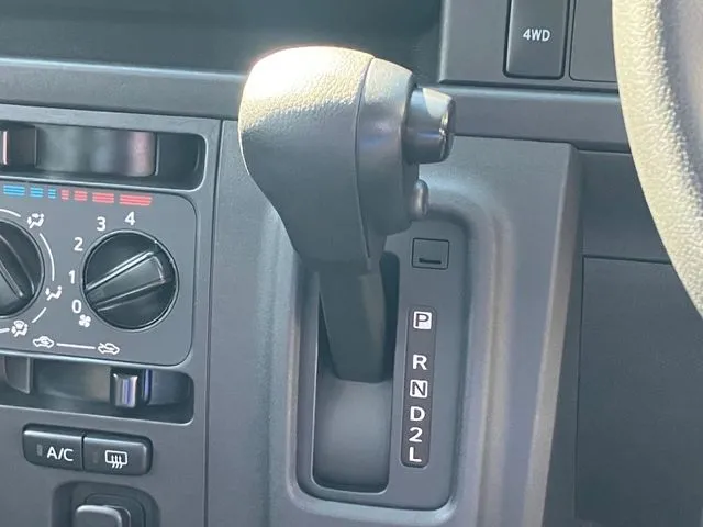 ハイゼットカーゴ 4WD(ダイハツ)の車両写真