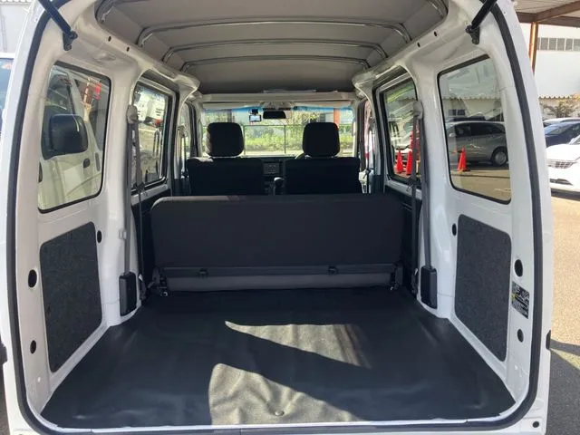 ハイゼットカーゴ 4WD(ダイハツ)の車両写真