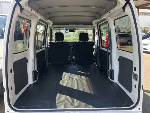 ハイゼットカーゴ 4WD(ダイハツ)の車両写真