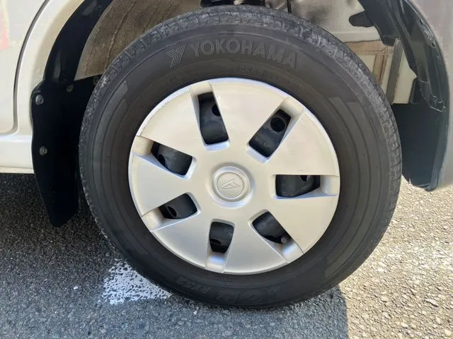 ハイゼットカーゴ 4WD(ダイハツ)の車両写真