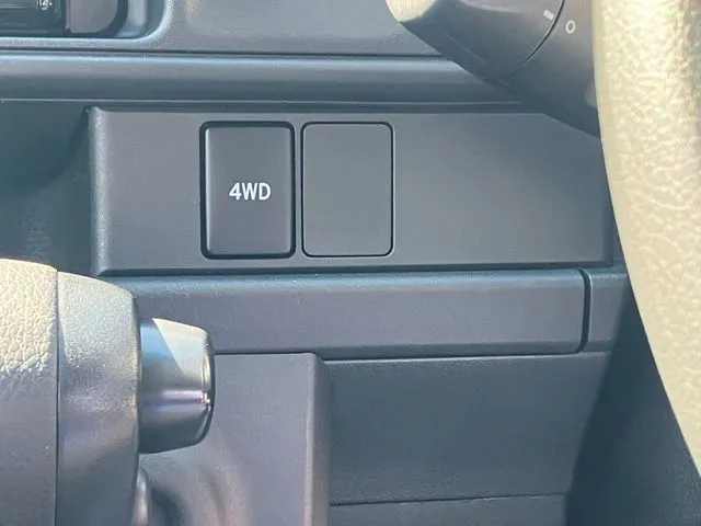 ハイゼットカーゴ 4WD(ダイハツ)の車両写真
