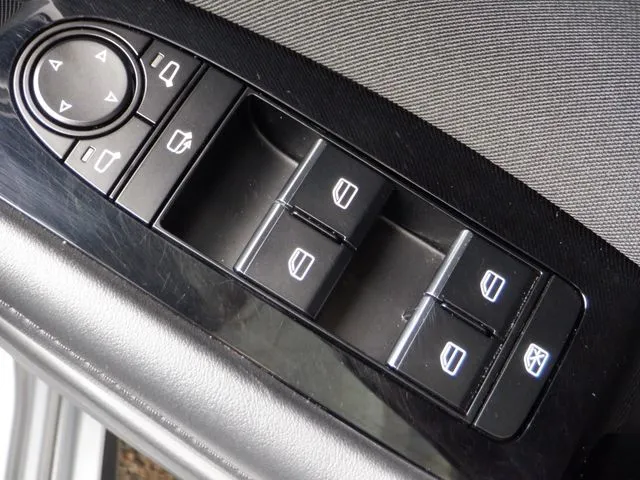 ＭＡＺＤＡ３　セダン（マツダ）の車両写真