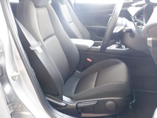 ＭＡＺＤＡ３　セダン（マツダ）の車両写真