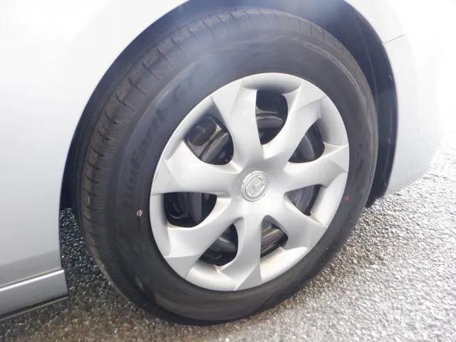 ＭＡＺＤＡ３　セダン（マツダ）の車両写真