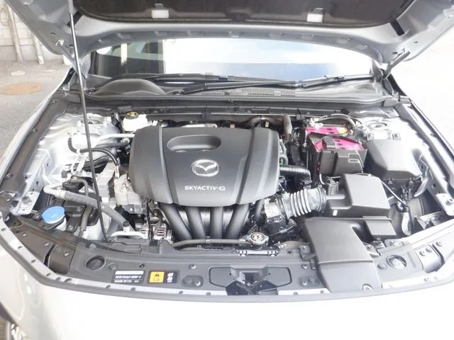 ＭＡＺＤＡ３　セダン（マツダ）の車両写真