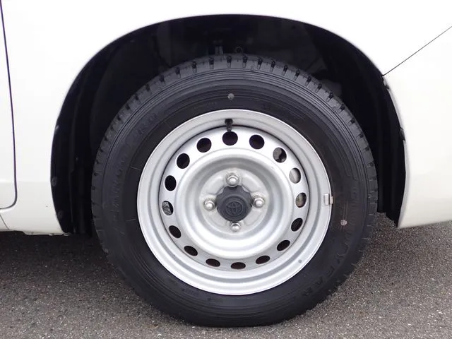 トヨタ　プロボックスバン　２ＷＤ