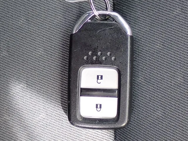 ホンダ　フィット　ｅ：ＨＥＶ