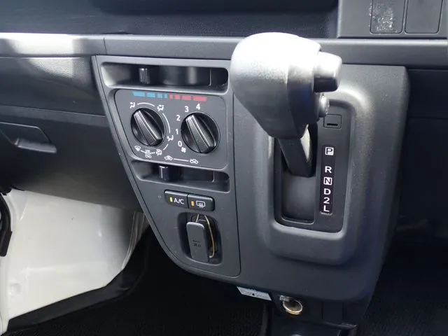 ダイハツ　ハイゼットカーゴ