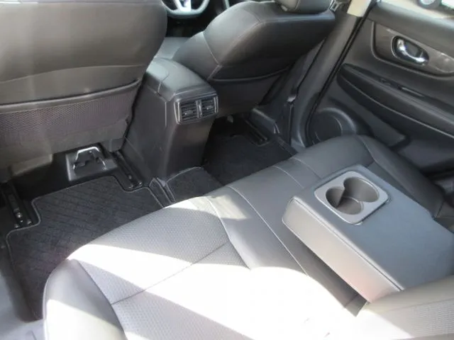 エクストレイル ハイブリッド 4WD(ニッサン)の車両写真