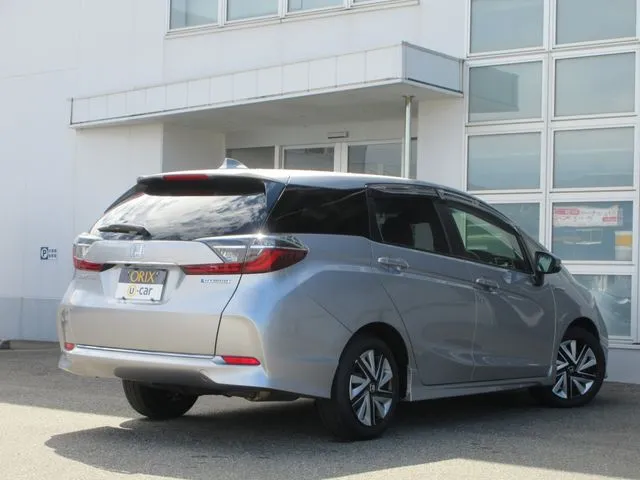 シャトル ハイブリッド(ホンダ)の車両写真