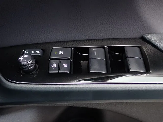 プリウス(トヨタ)の車両写真