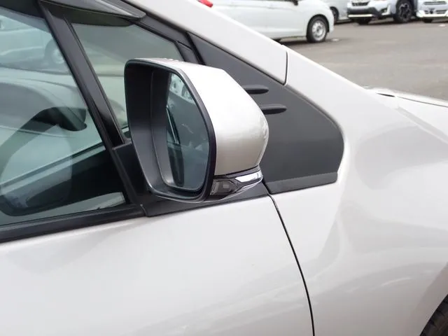 プリウス(トヨタ)の車両写真