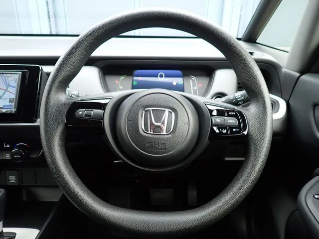 フィット　ｅ：ＨＥＶ（ホンダ）の車両写真