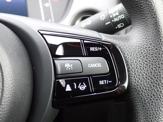 フィット　ｅ：ＨＥＶ（ホンダ）の車両写真