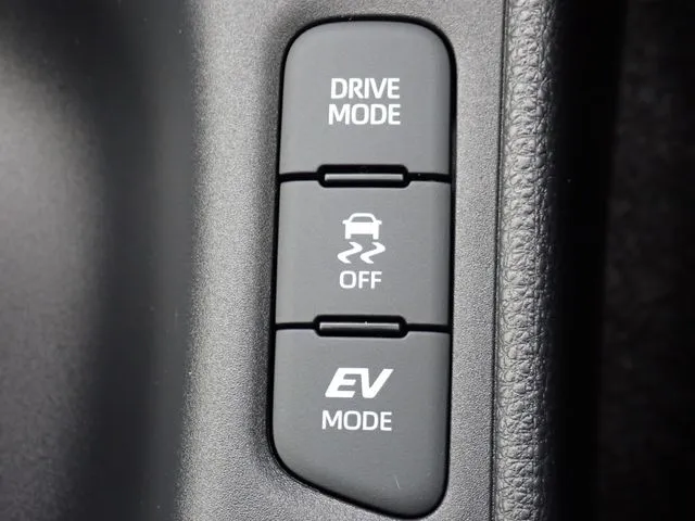 ヤリス　ハイブリッド（トヨタ）の車両写真