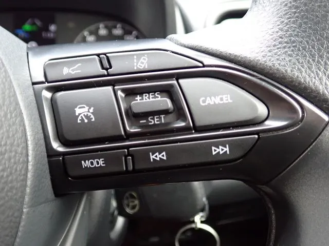 ヤリス　ハイブリッド（トヨタ）の車両写真