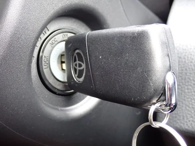 ヤリス　ハイブリッド（トヨタ）の車両写真