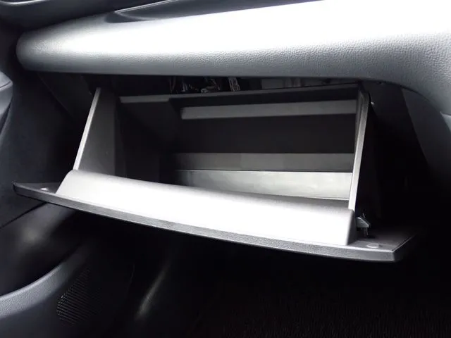ヤリス　ハイブリッド（トヨタ）の車両写真