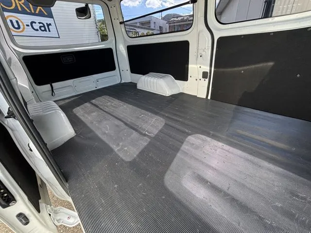 ニッサン　ＮＶ３５０キャラバン　１．２５ｔ