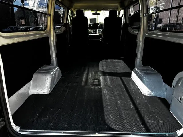 ニッサン　ＮＶ３５０キャラバン　１．２５ｔ
