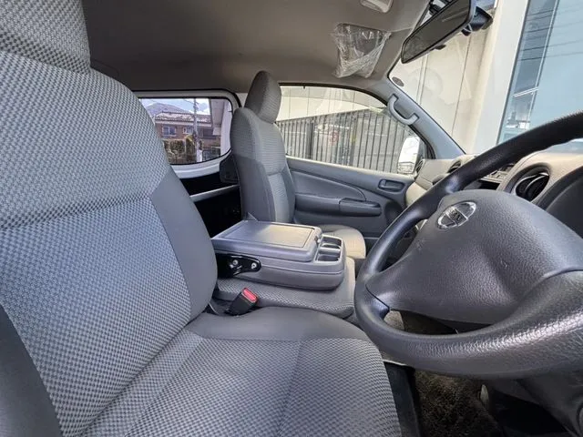 ニッサン　ＮＶ３５０キャラバン　１．２５ｔ