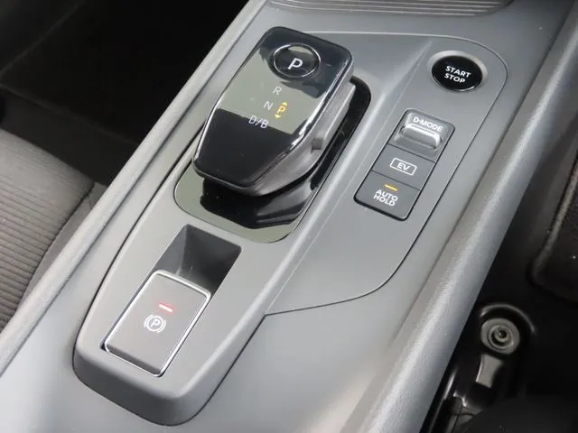 ノート(ニッサン)の車両写真