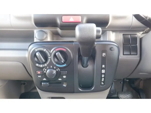エブリイバン（スズキ）の車両写真