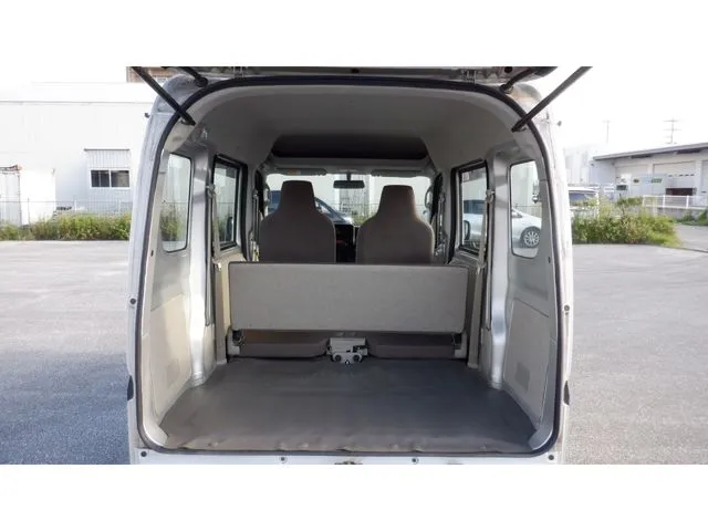 エブリイバン（スズキ）の車両写真