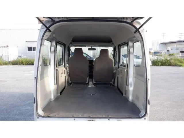 エブリイバン（スズキ）の車両写真