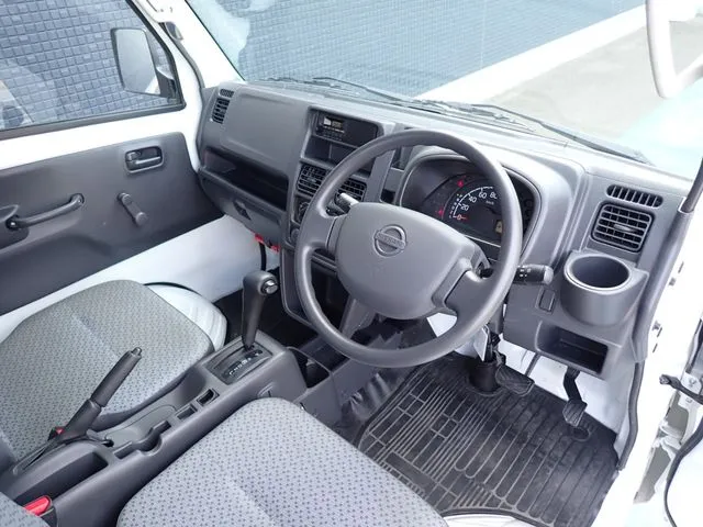 NT100クリッパー(ニッサン)の車両写真