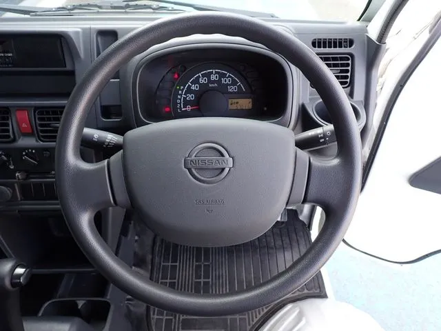 NT100クリッパー(ニッサン)の車両写真