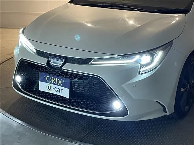 トヨタ　カローラ　ツーリング　ハイブリッド