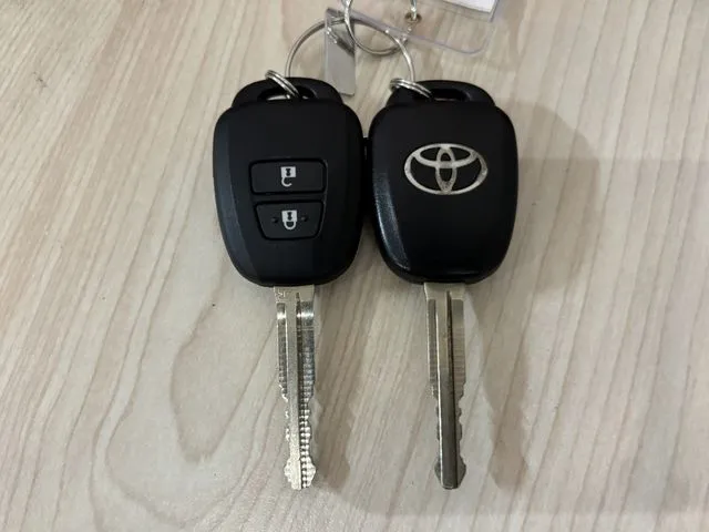 トヨタ　ハイエースバン　２ＷＤ