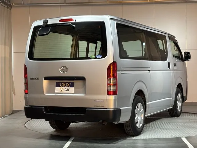 トヨタ　ハイエースバン　２ＷＤ