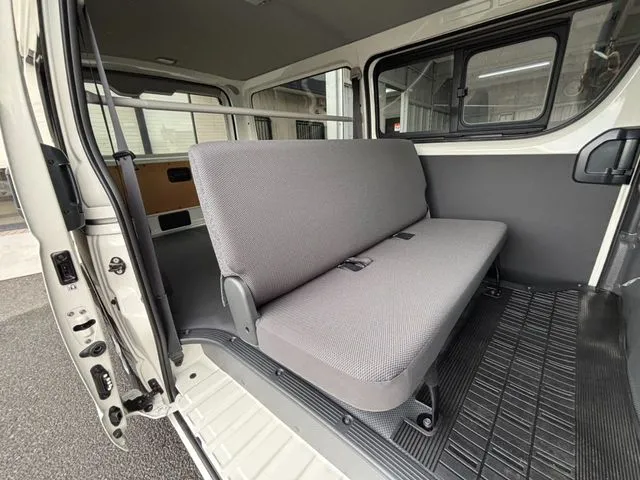 トヨタ　ハイエースバン　１．１５ｔ　２ＷＤ