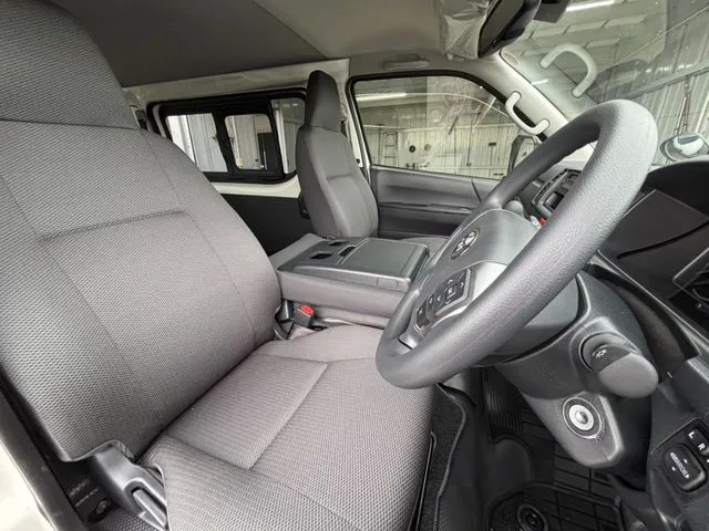 トヨタ　ハイエースバン　１．１５ｔ　２ＷＤ