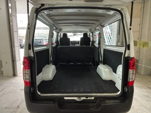 ニッサン　ＮＶ３５０キャラバン　１．２ｔ