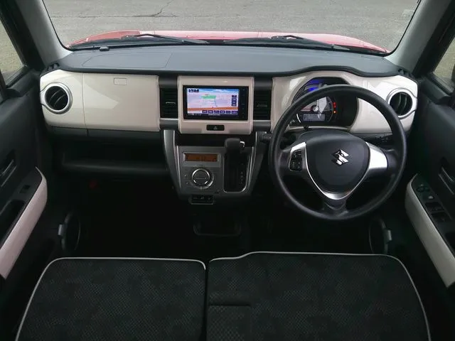 スズキ　ハスラー　４ＷＤ
