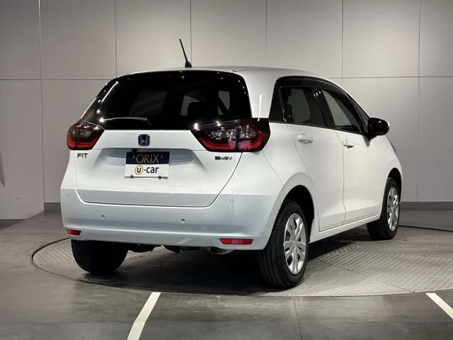 ホンダ　フィット　ｅ：ＨＥＶ　４ＷＤ