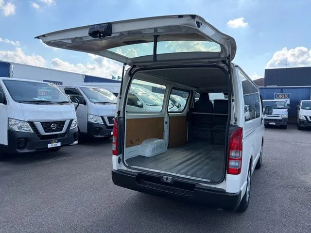 ハイエースバン 1.2t 2WD(トヨタ)の車両写真