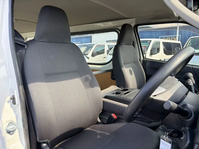 ハイエースバン 1.2t 2WD(トヨタ)の車両写真
