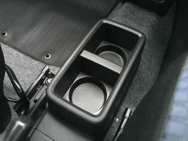 アルト 4WD(スズキ)の車両写真