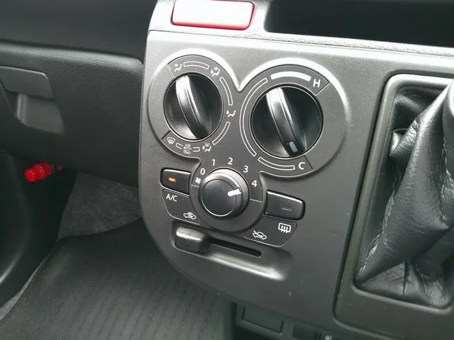 アルト 4WD(スズキ)の車両写真