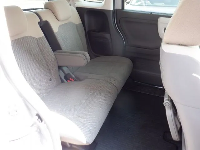 N BOX(ホンダ)の車両写真