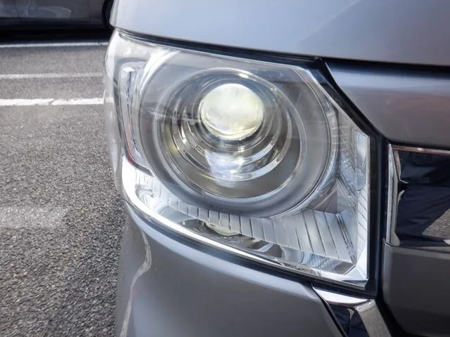 N BOX(ホンダ)の車両写真